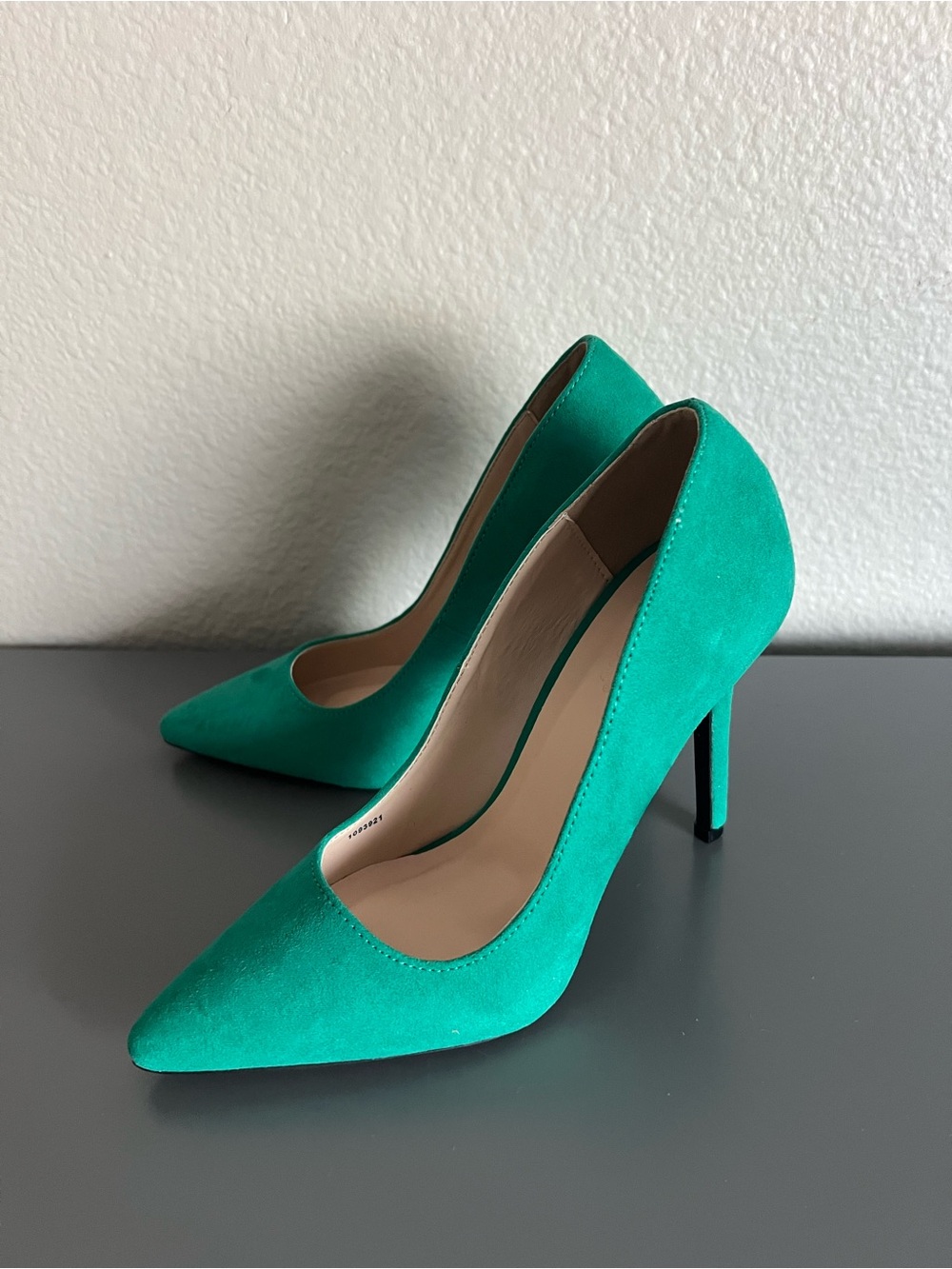 Teal Pointed-Toe Stiletto Pumps - Women size 7